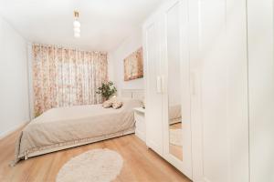 Central Stay - Klimts Art Apartment - By OpenHouse