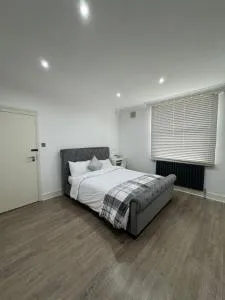 Manor Court 1 - Londýn