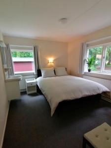 Morning Glory, Huisje vogelzang