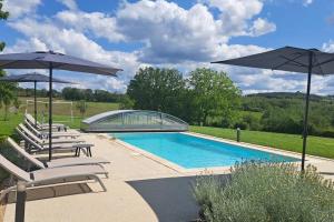 Villas Magnificent Air-conditioned House in an idyllic setting with pool & garden : photos des chambres
