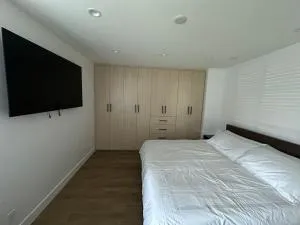 Brand new remodeled home - غرانادا هيلز