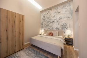 Exclusive Stylish Suite by Prestige Homes next to the Oktogon