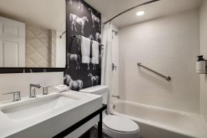 Premium King Room room in Crowne Plaza Louisville Airport Expo Center an IHG Hotel