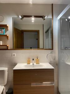 Appartements Apartamento renovado con jardin privado, parking ,wifi y piscina : photos des chambres