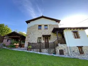 Apartamentos Rurales La Caviana - Abamia