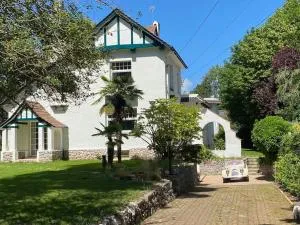 VILLA TOUQUETTOISE HELAND , 4 Étoiles , piscine chauffée - 埃塔普勒