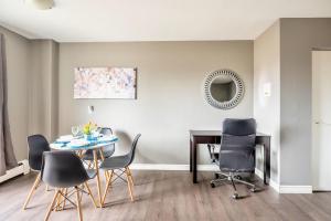2Bedroom Condo unit- Near DT Hamilton