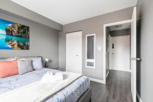 Glenview West Apartment with Patio - Near Downtown