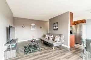 Spacious 2BR Apt - Near DT Hamilton - Burlington