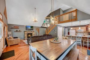 1 Mi to Beach Pocono Lake Chalet with Decks