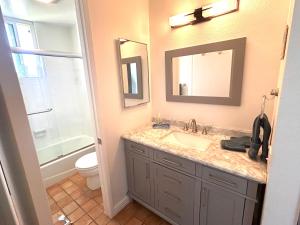 Oceanview Retreat - Steps to the Beach, Heated Pool, walk everywhere