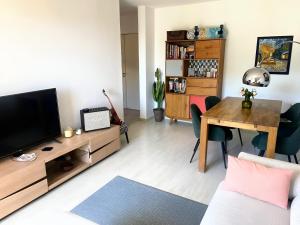 Superb apartment in provenzal residence with pool