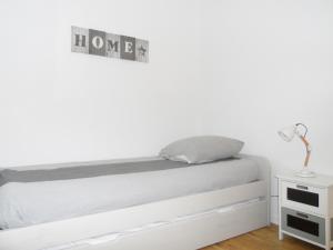 Maisons de vacances Cottage 3 Pieces Avec Jardin Privatif Sud, Parking, Piscine - Proche Port Guillaume - FR-1-487-320 : photos des chambres