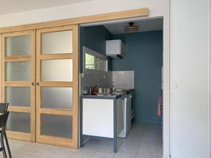 Évasion en Forêt, Plage à Proximité - Pavillon Confortable pour 4 à Longeville-sur-Mer - FR-1-336-152