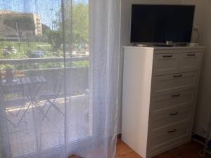 Studio climatisé au Lavandou avec parking, terrasse ensoleillée pour 4 - FR-1-308-198
