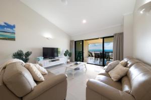 Whitsunday Beachfront Apartment on Coral Esplanade