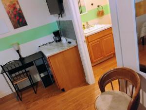 Golden Sunflowers Apt G