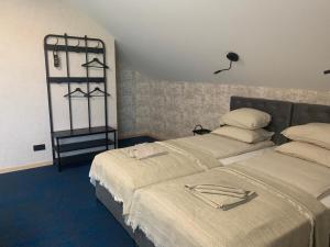 Naktsmītne - Fišers