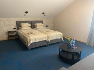 Naktsmītne - Fišers