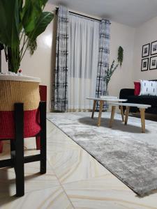 Swanky Stays Kiserian