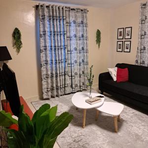 Swanky Stays Kiserian