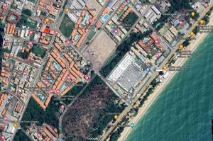 Condomínio na Praia de Taperapuan a 350 m do Complexo Axé Moi