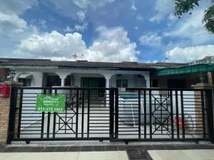 HOMESTAY PANDAN 10 - Kampong Tambak