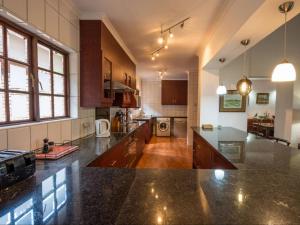 Kensington Lodge Golf Estate Villa - 17 Pinehurst Drive