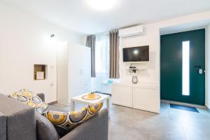 Studio apartment Ičići by the sea