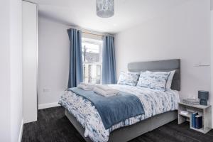 Ty Gwladus a Einion by Wales Escapes