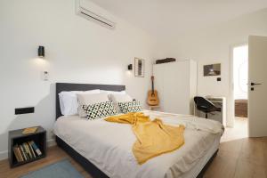 Fabula - Renovated 2-BR Apt with Fast WiFi