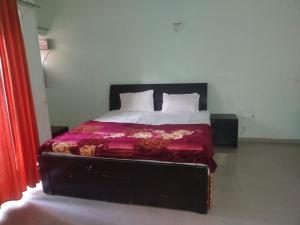 Meera Palace Omaxe