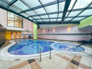 Dubai Marina 3BR Apartment, Steps to Marina Walk, Marina Beach & JBR