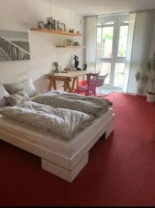 Souterrain Appartment, eigene Dusche u WC - Schling