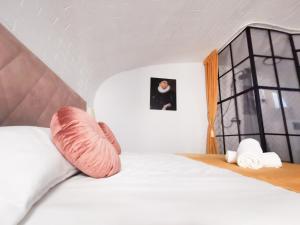 Portos Boutique in Old Town Center