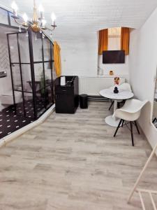 Portos Boutique in Old Town Center