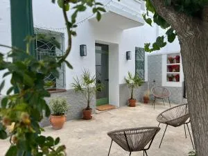 Les Filles (antiga Fonda de la Parra) - Sant Jaume d'Enveja