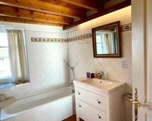 B&B / Chambres d'hotes Villa Velleron - Bed and Breakfast : photos des chambres