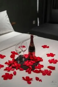 Romantic Homestay JB #Bathtub #Couple #Mood - Kangkar Teberau