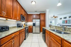 Epic Universe 4 Bedroom Plus, Lake View Condo, Vista Cay-1008