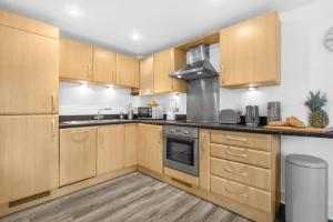 Pluxa Globe - Spacious Apartment in JQ with parking