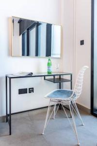 Modern Studio Downtown DT1, Walk to Dubai Mall, Burj View & Metro