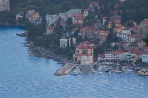 Sea View Suite With King Bed, 150Mbps WiFi And Patio Swing