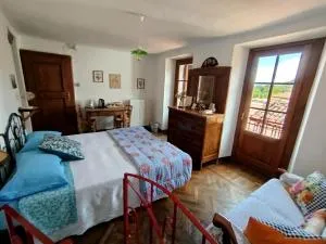 La Corte del Poeta - Canonica