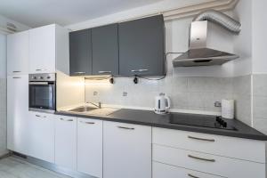 Spacious Holiday Home Joy with pool and playground, Suhovare