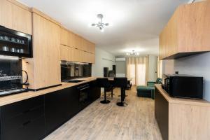 Heated Pool Villa in Thessaloniki - Urban Oasis