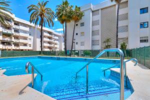 Solana Carihuela Playa Parking Terrace