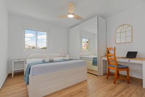 Solana Carihuela Playa Parking Terrace