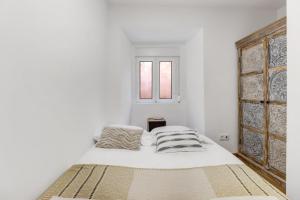2BR renovated heart of Santos w AC | By Airnest