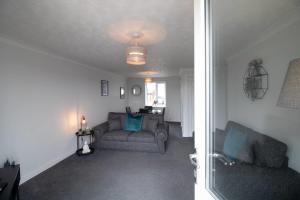 2 Clove Hitch House · Marina Retreat Free Parking Pass the Keys